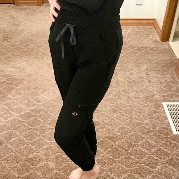 Luuna Astra Jogger Scrub Pants - Picture 2 of 9